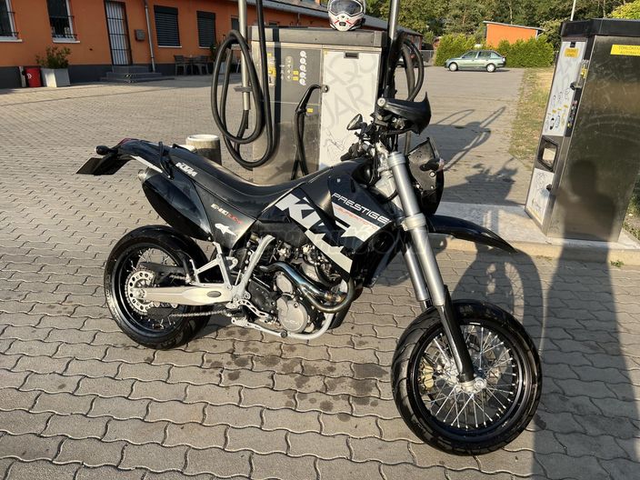 KTM 640 LC4 SUPERMOTO