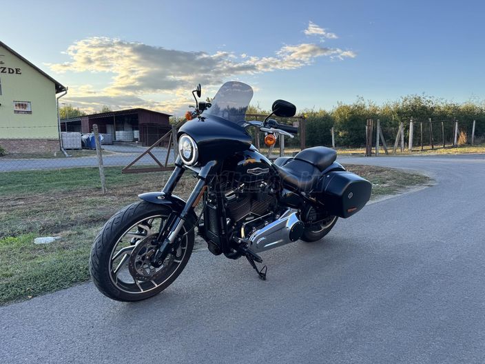 HARLEY-DAVIDSON SPORT GLIDE