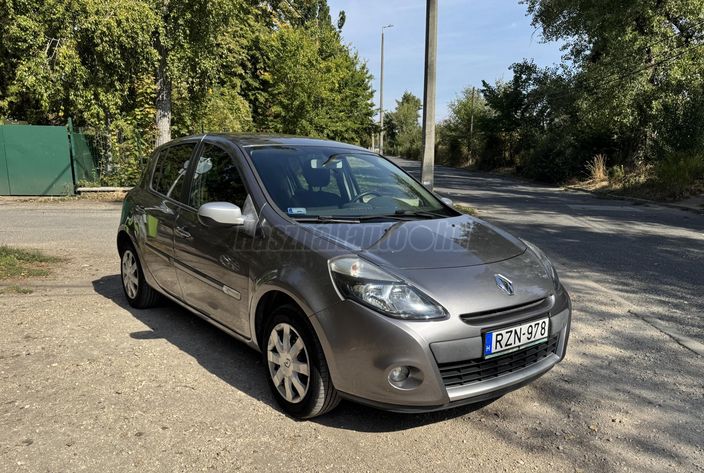 RENAULT CLIO 1.2 16V Advantage