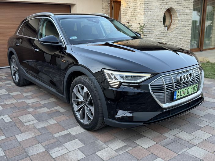 AUDI E-TRON 55 S line quattro (Automata)
