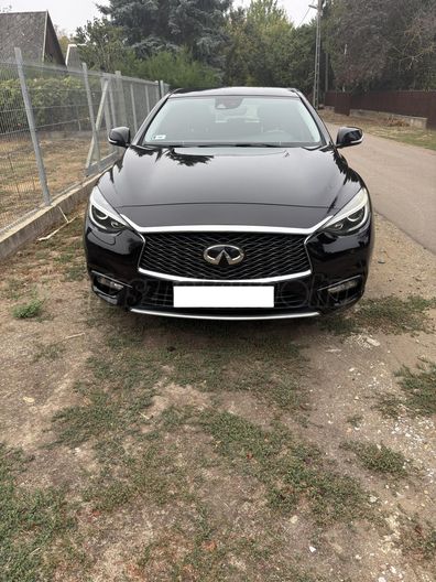 INFINITI Q30 1.5d City Black Edition