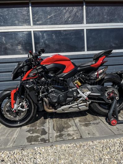 MV AGUSTA BRUTALE 1000 RR