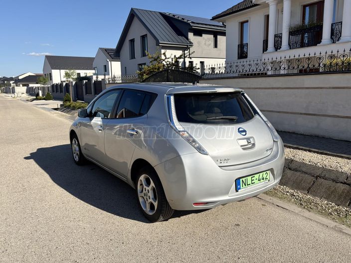 NISSAN LEAF (Automata)