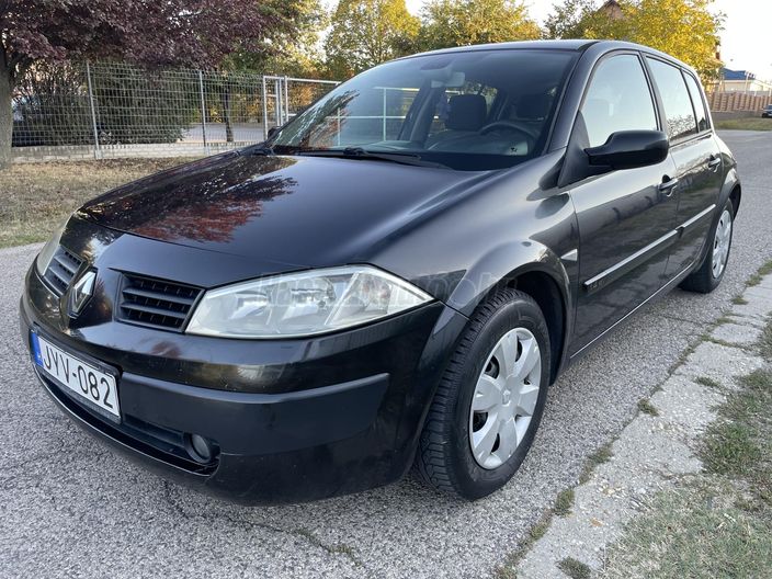 RENAULT MEGANE 1.4 Premiere