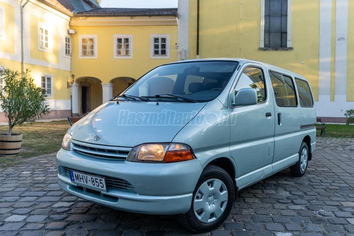 TOYOTA HIACE 2.4 D Glass Van