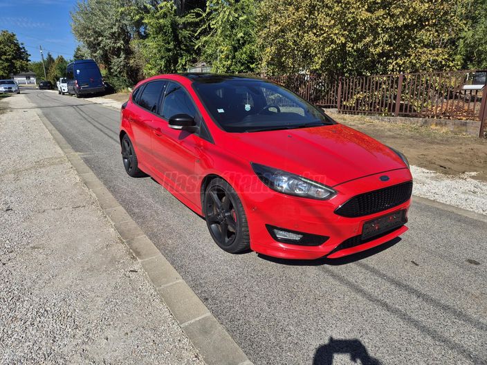 FORD FOCUS 2.0 TDCi ST-Line Red