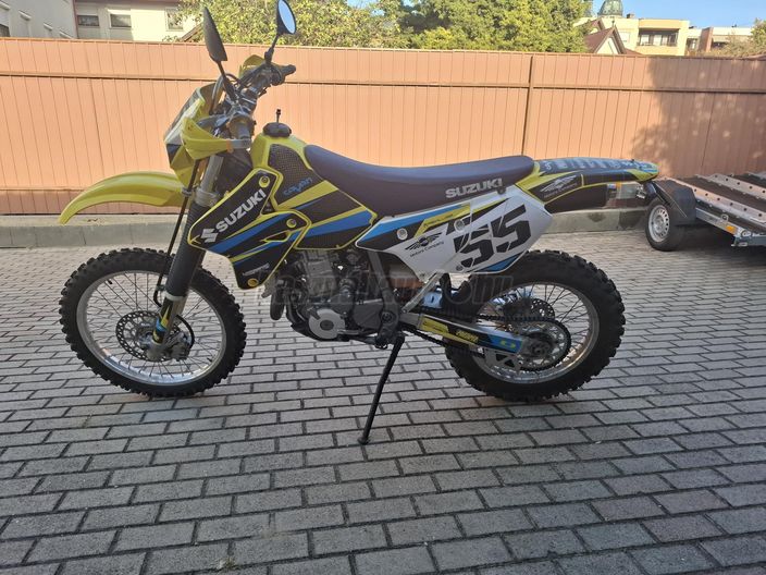 SUZUKI DR-Z 400