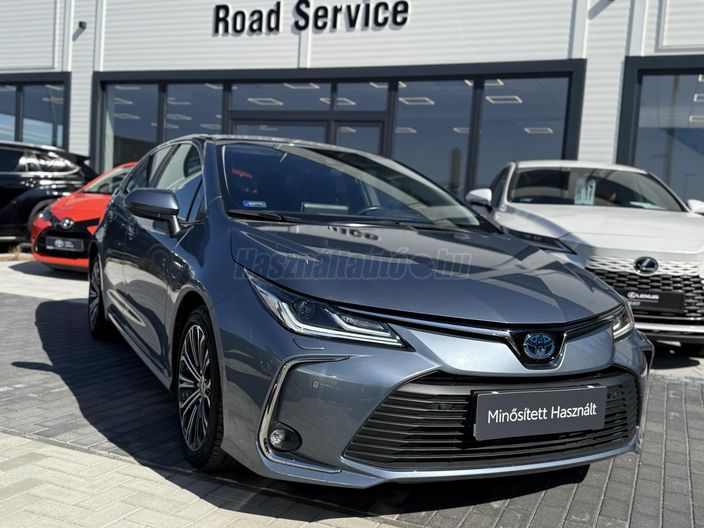 TOYOTA COROLLA Sedan 1.8 Hybrid Comfort Style Tech e-CVT