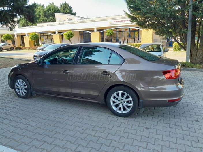 VOLKSWAGEN JETTA VI 1.4 TSI Comfortline