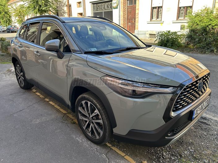 TOYOTA COROLLA CROSS 2.0 Hybrid Style+Tech AWD e-CVT