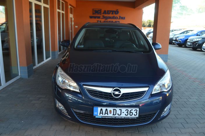 OPEL ASTRA J Sports Tourer 1.4 Enjoy