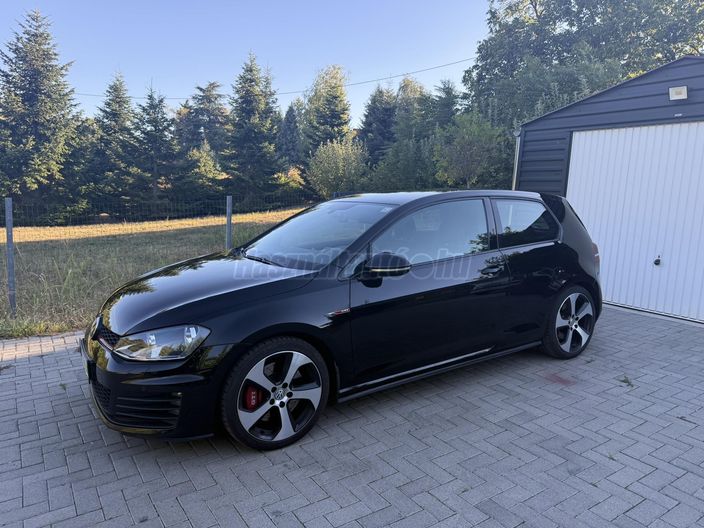 VOLKSWAGEN GOLF VII 2.0 TSI BMT GTI