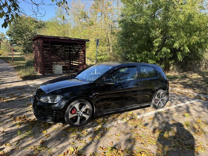 VOLKSWAGEN GOLF VII 2.0 TSI BMT GTI