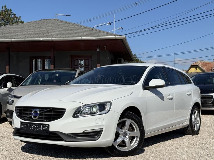 VOLVO V60 2.0 D [D2] Momentum