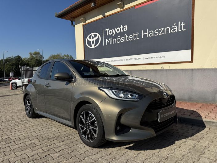 TOYOTA YARIS 1.5 Hybrid Comfort Style Tech e-CVT