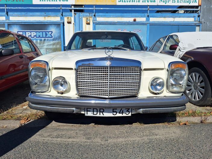MERCEDES-BENZ C 250