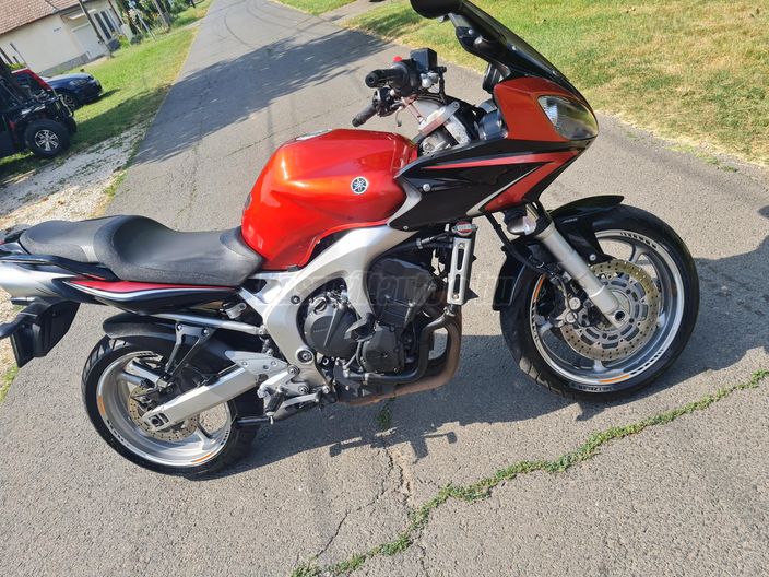 YAMAHA FZ6-S (FAZER)