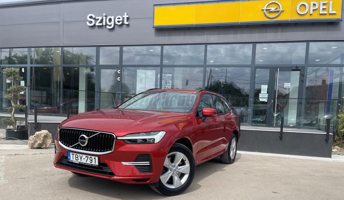 VOLVO XC60 2.0 [B4] MHEV Momentum Geartronic