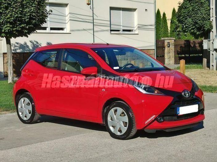 TOYOTA AYGO 1.0 x-play (Automata)