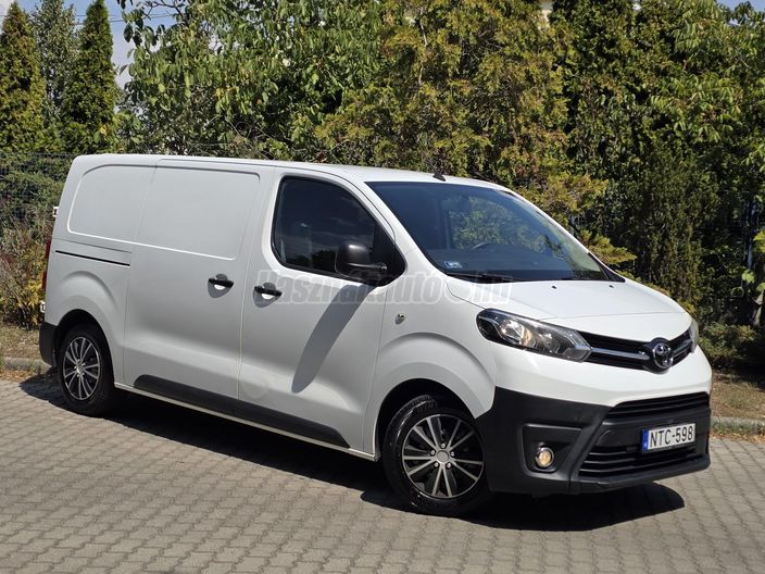 TOYOTA PROACE 1.6 D-4D Combi Live L1H1