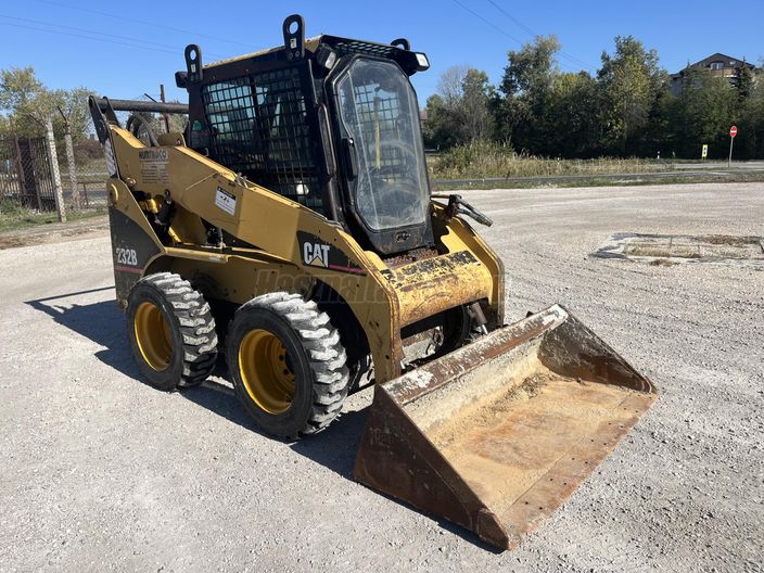 CATERPILLAR 232B JOYSTICK. VERTICAL LIFT MAGAS EMELÉSŰ KIVITEL
