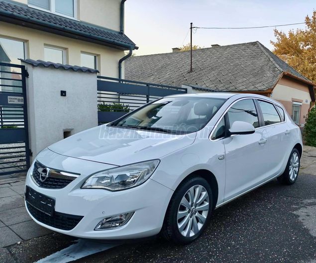 OPEL ASTRA J 1.6 Sport (Automata)
