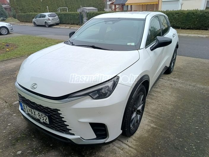 LEXUS LBX 1.5 Hybrid Elegant e-CVT