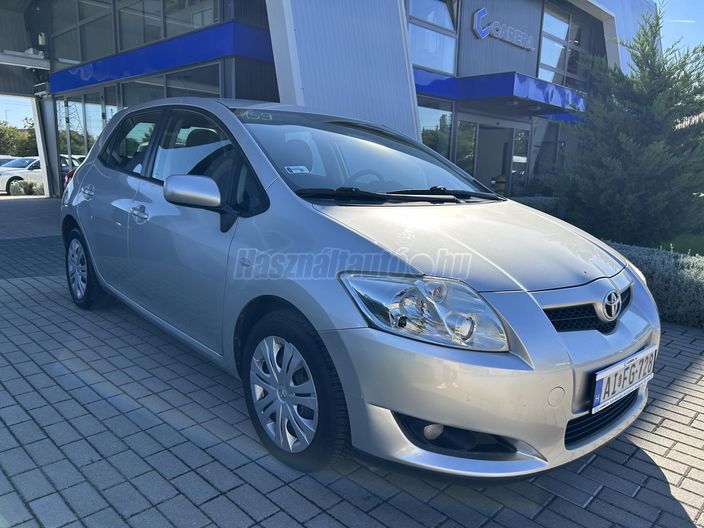 TOYOTA AURIS 1.4