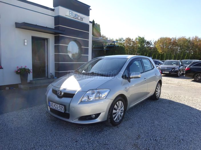 TOYOTA AURIS 2.0 D-4D Luna