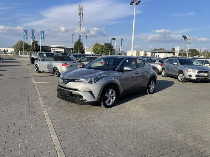 TOYOTA C-HR 1.8 Hybrid Dynamic Comfort LED e-CVT
