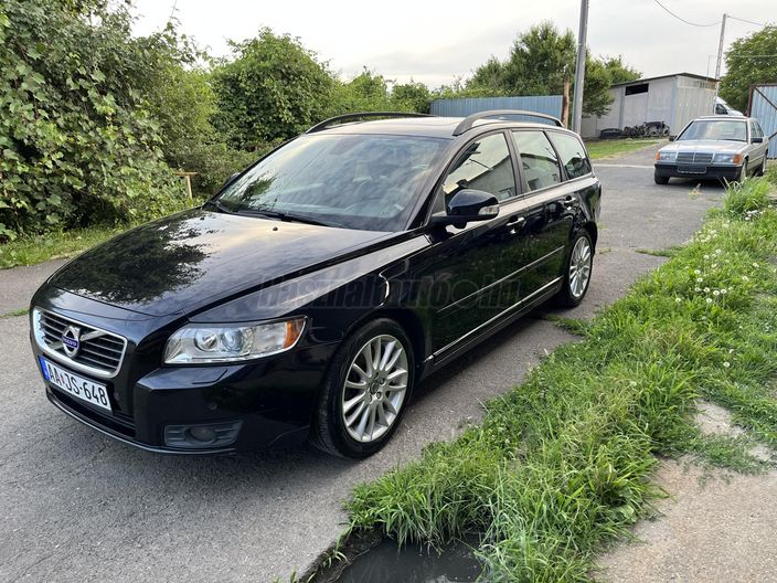VOLVO V50 2.0 D [D4] Momentum