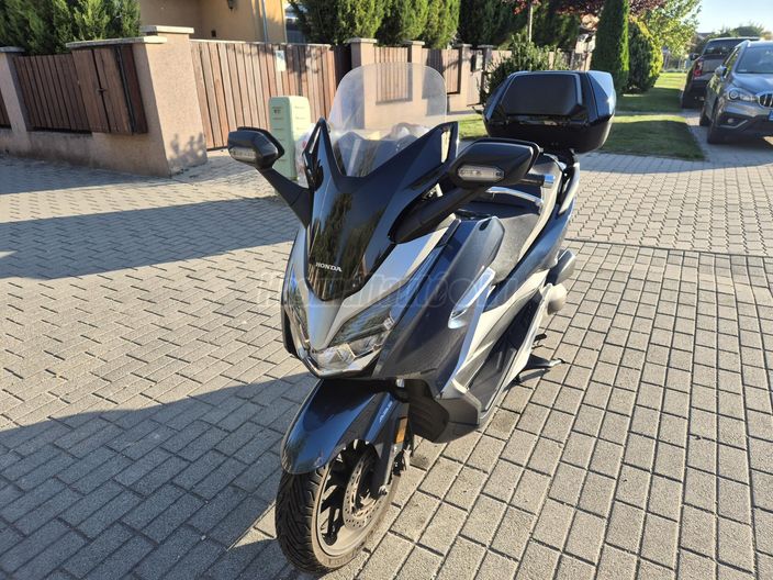 HONDA FORZA 300