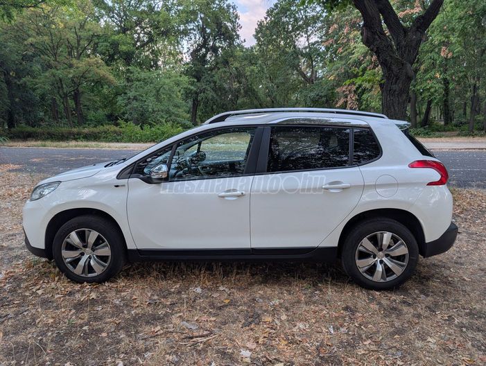 PEUGEOT 2008 1.2 PureTech Style