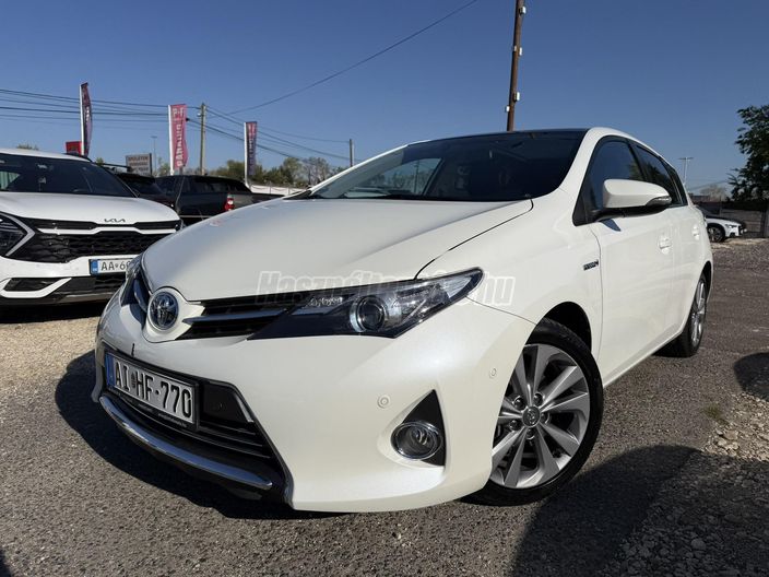 TOYOTA AURIS 1.8 HSD Sol Navi (Automata)