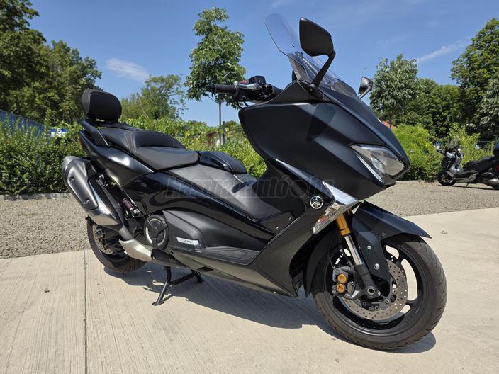 YAMAHA TMAX