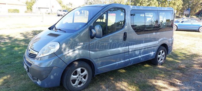 OPEL VIVARO 2.5 CDTI Tour Cosmo L1H1 2.7t