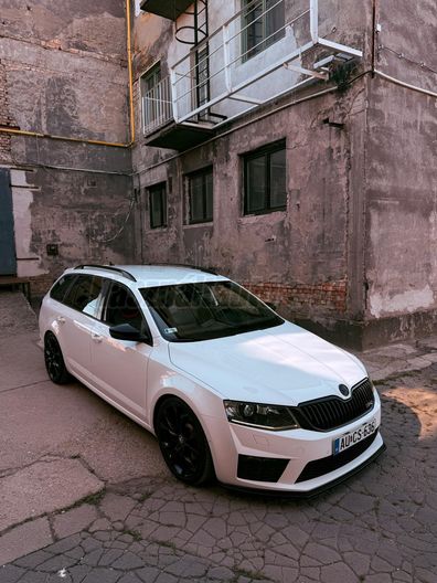 SKODA OCTAVIA Combi 2.0 TSI RS DSG