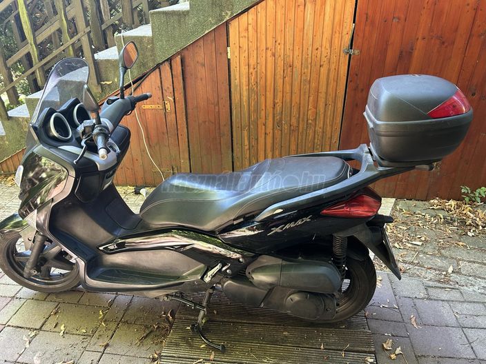 YAMAHA X-MAX 250