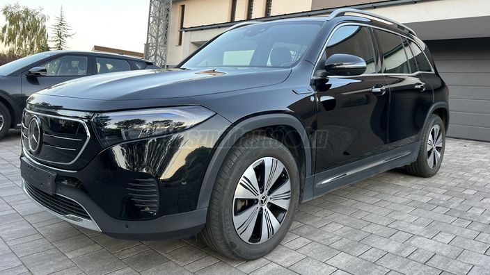 MERCEDES-BENZ EQB 300 4Matic