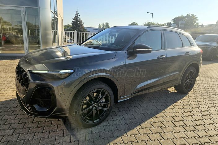 AUDI Q5 e-hybrid 220kW quattro S tronic