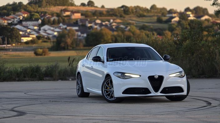 ALFA ROMEO GIULIA 2.2 D Super (Automata)