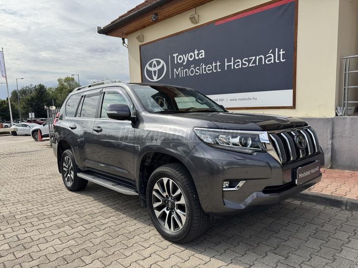 TOYOTA LAND CRUISER Prado 2.8 D-4D Invincible Family (Automata) [7 személy]