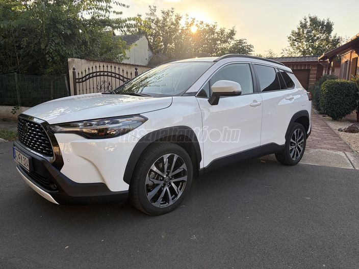TOYOTA COROLLA CROSS 2.0 Hybrid Style+Tech e-CVT