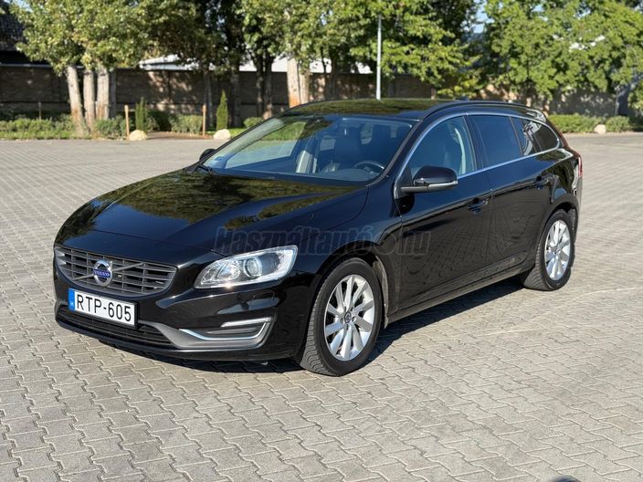 VOLVO V60 2.0 D [D4] Summum Geartronic