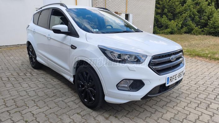 FORD KUGA 1.5 EcoBoost ST-Line Black Edition