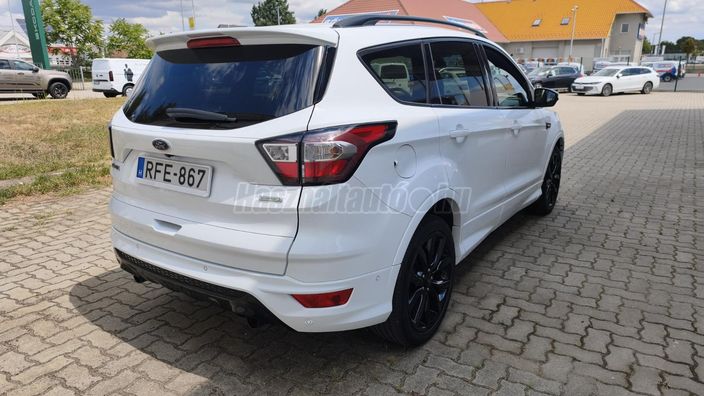 FORD KUGA 1.5 EcoBoost ST-Line Black Edition