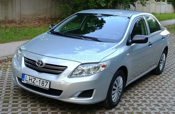 TOYOTA COROLLA Sedan 1.4 Luna