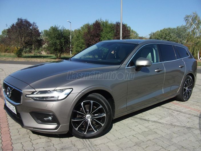 VOLVO V60 2.0 D [D4] Momentum Pro Geartronic