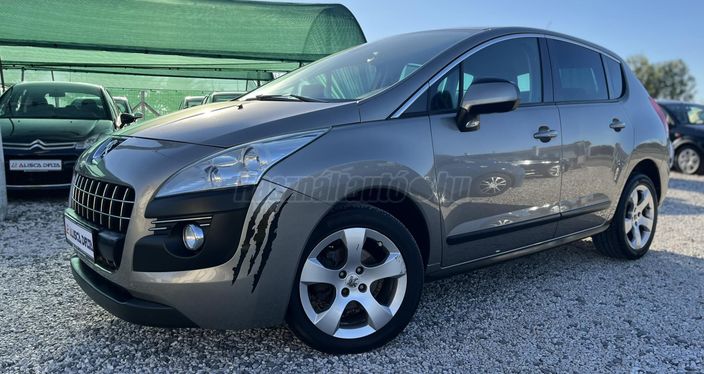 PEUGEOT 3008 1.6 e-HDi Premium 2TR