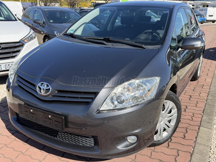 TOYOTA AURIS 1.6